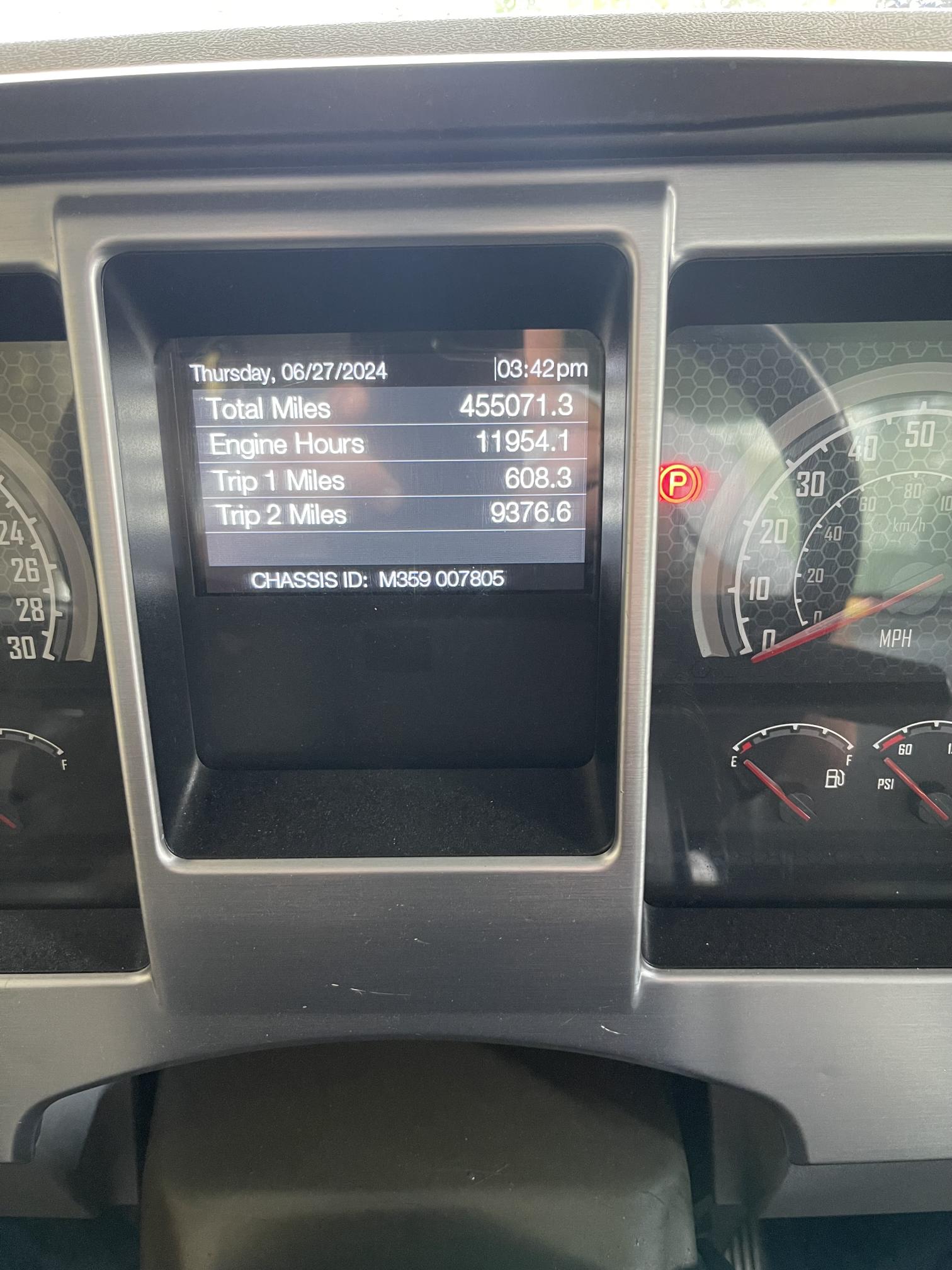 2019 MACK Granite GR64F - Image 8