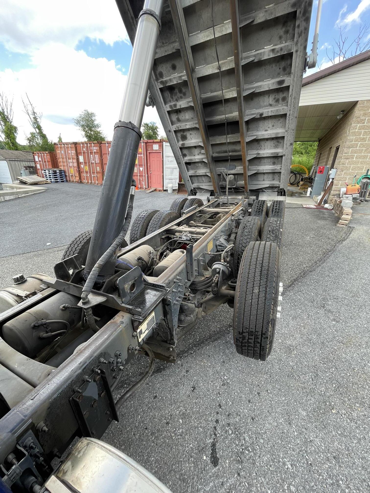 2019 MACK Granite GR64F - Image 7