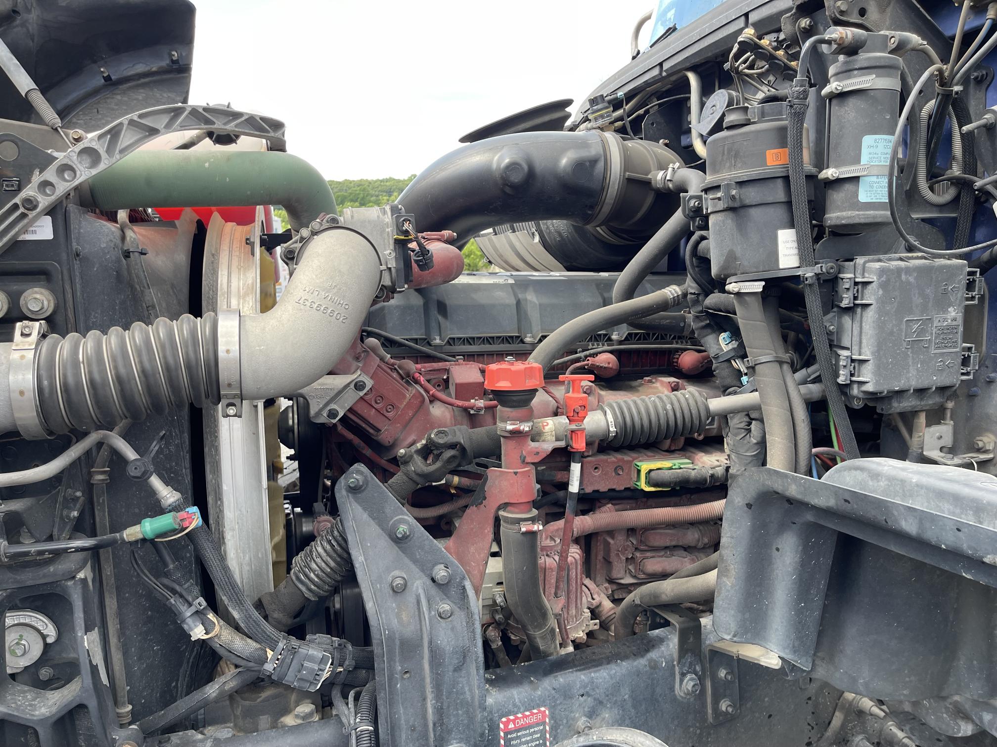 2019 MACK Granite GR64F - Image 10