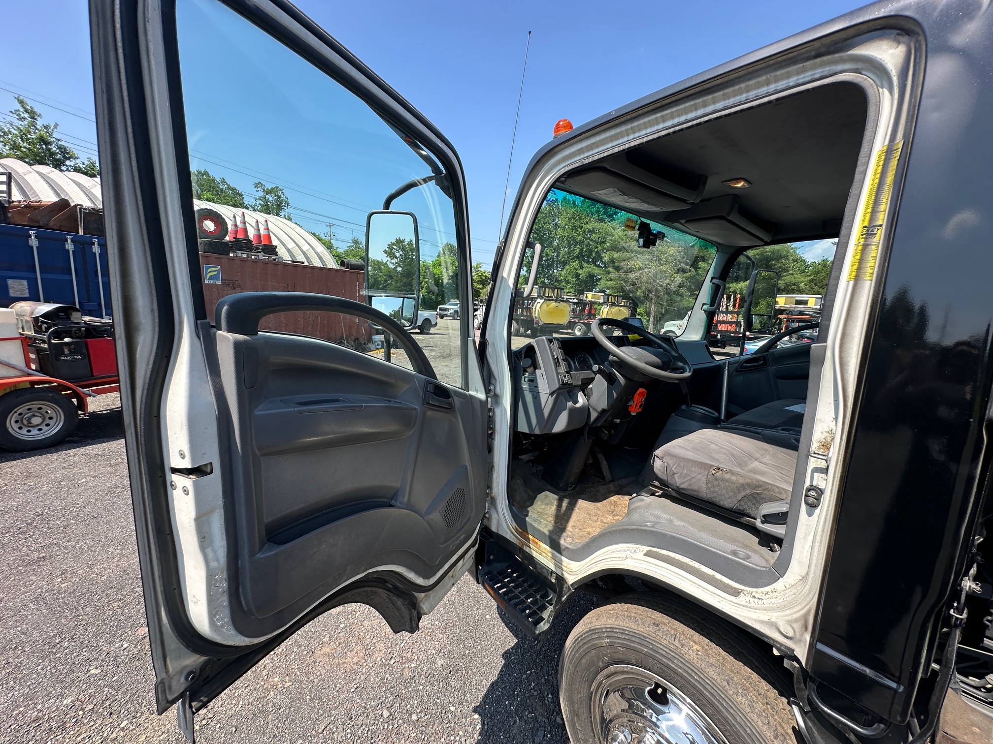 2015 ISUZU NPR Metro Attenuator - view 15 of 23