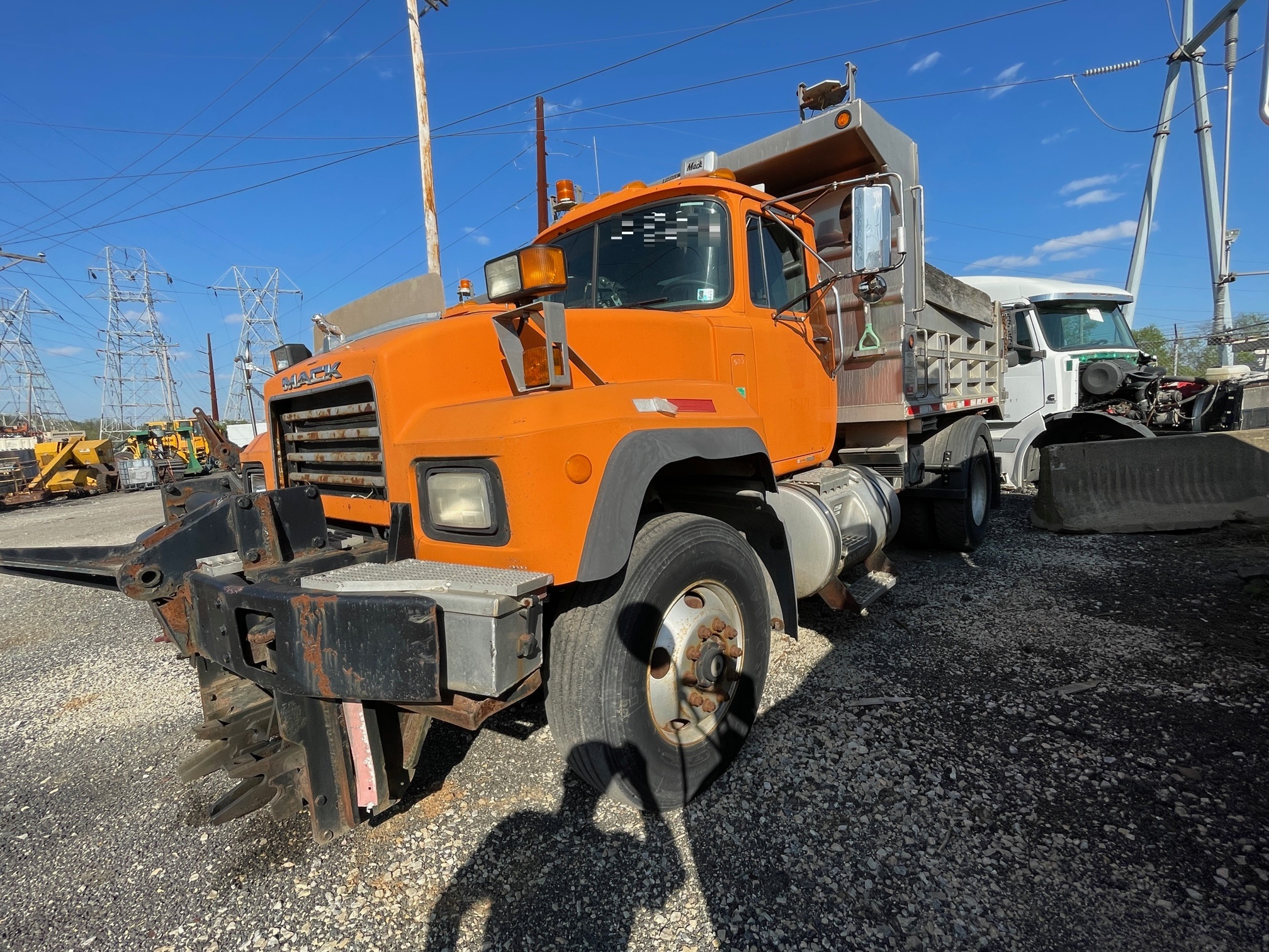 2001 MACK RD690P #2 - Image 3