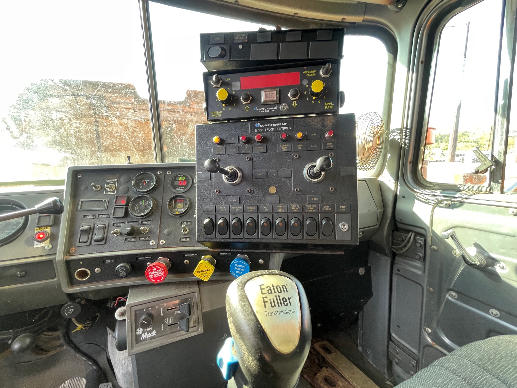 2001 MACK RD690P #2 - Image 31