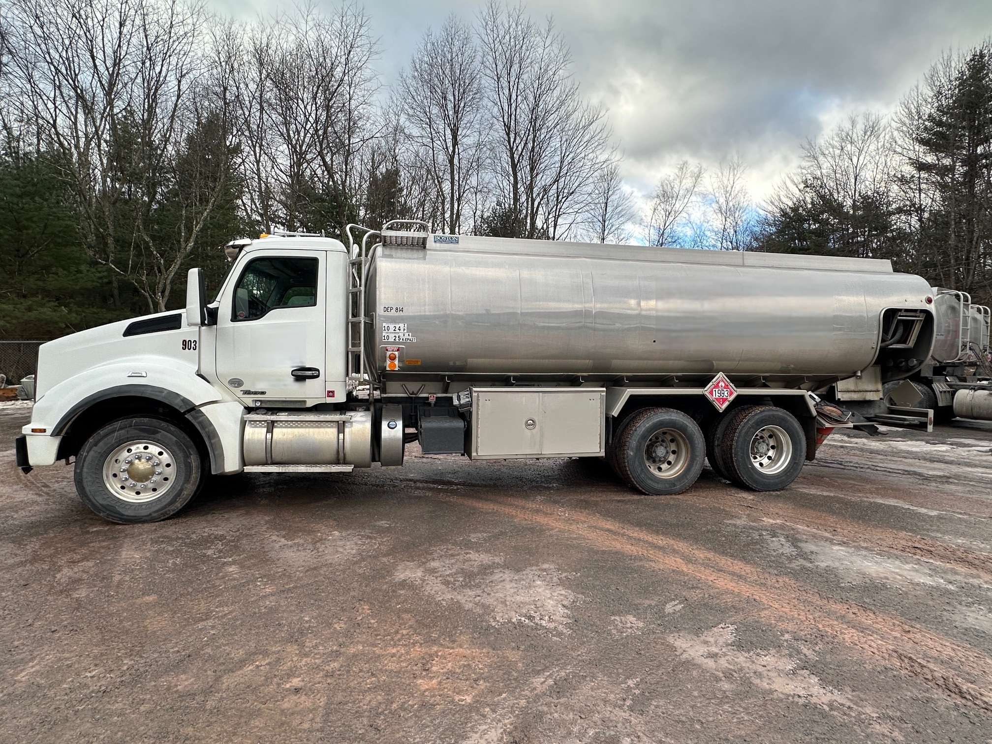 2015 KENWORTH T880 - view 2 of 62