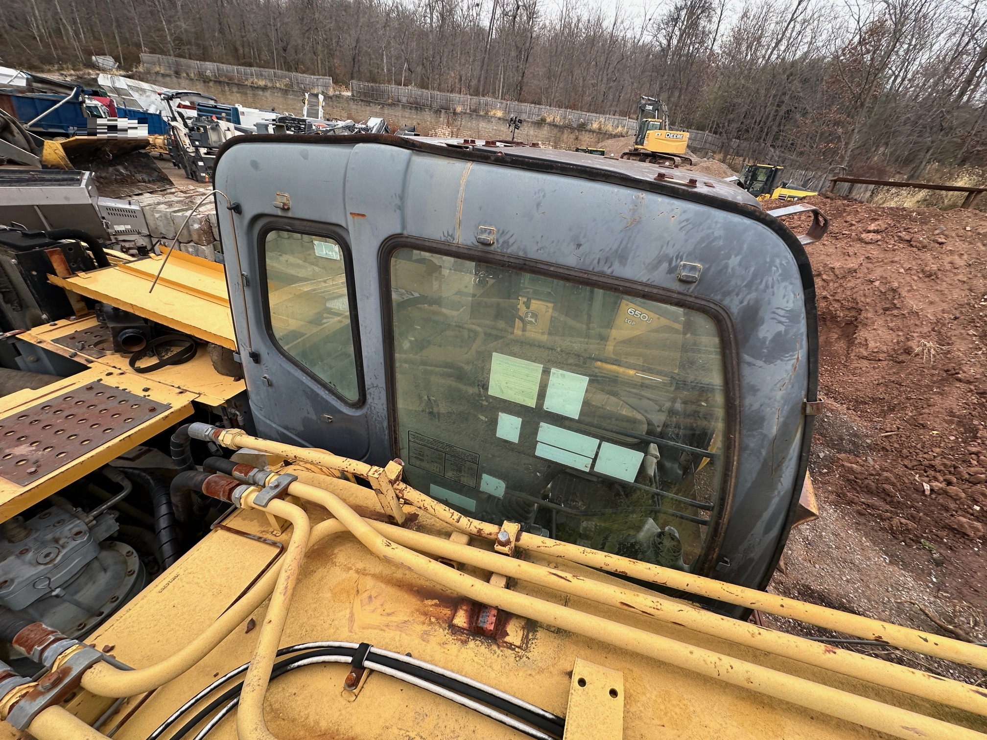 2005 DEERE 330C LC - view 17 of 24