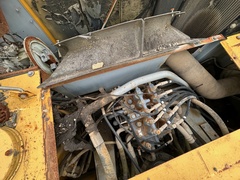 2005 DEERE 330C LC - Image 18