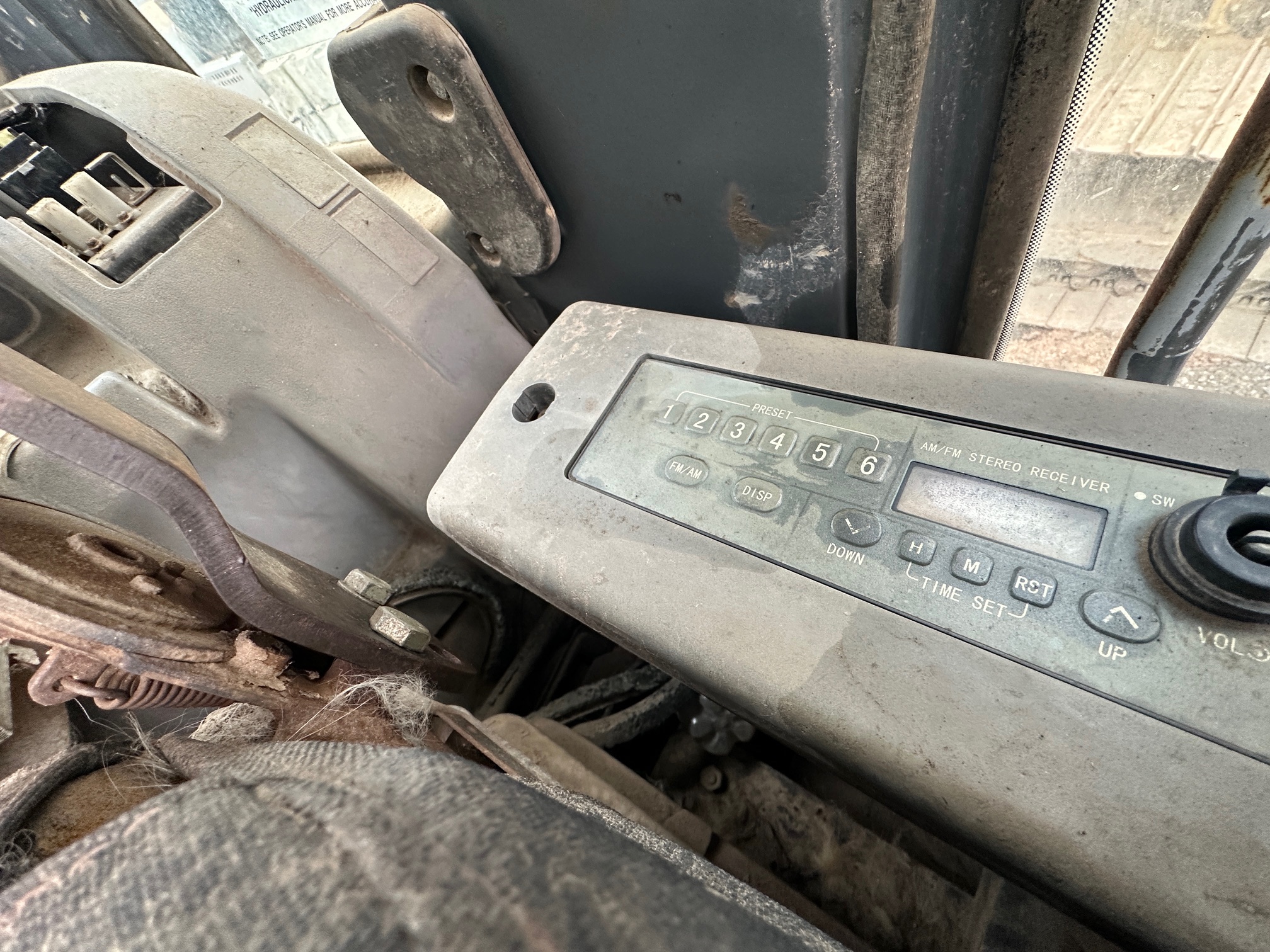 2005 DEERE 330C LC - Image 23