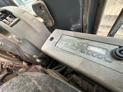 2005 DEERE 330C LC - Image 23