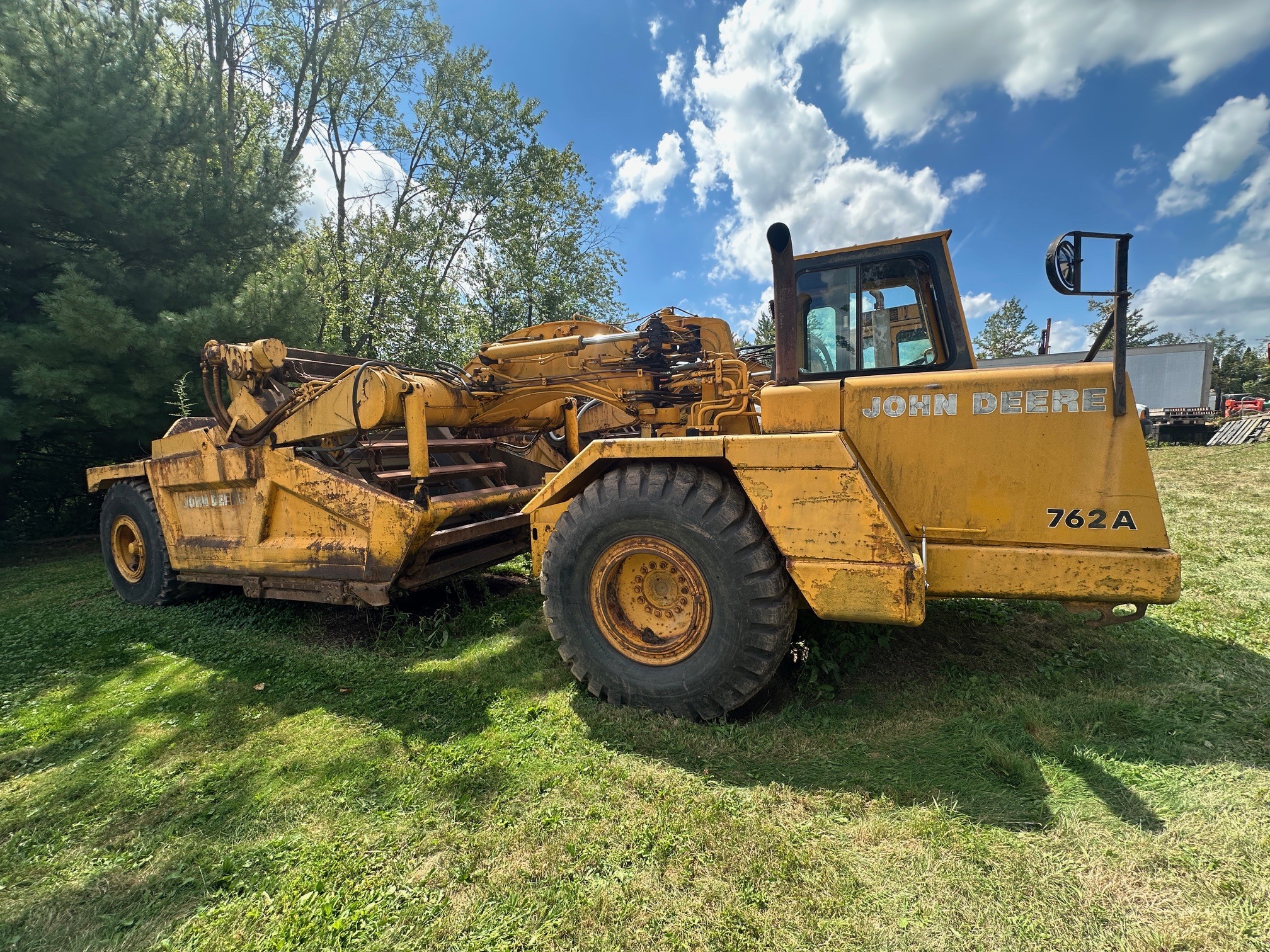 1986 DEERE 762A