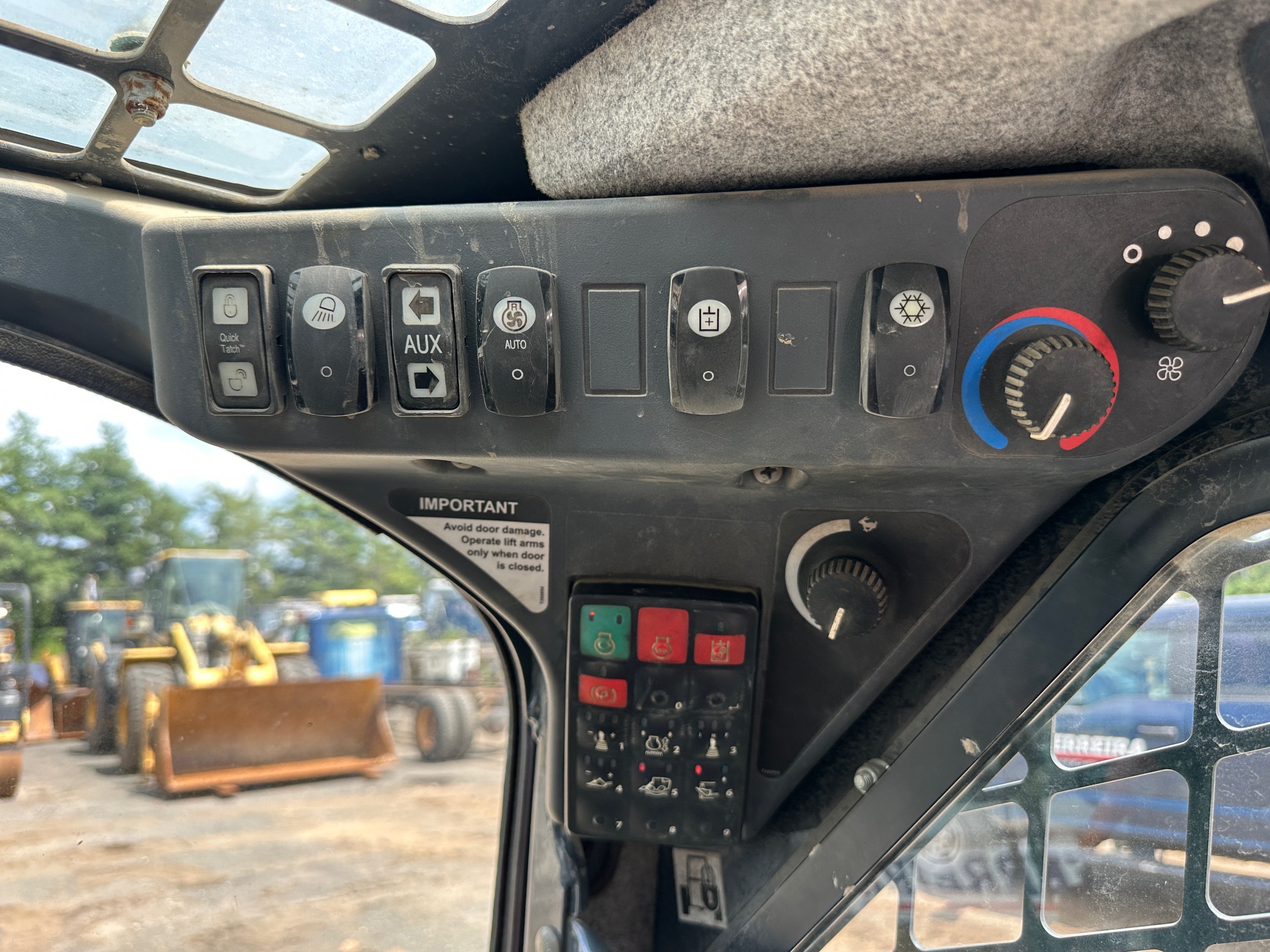 2019 DEERE 332G - view 14 of 20