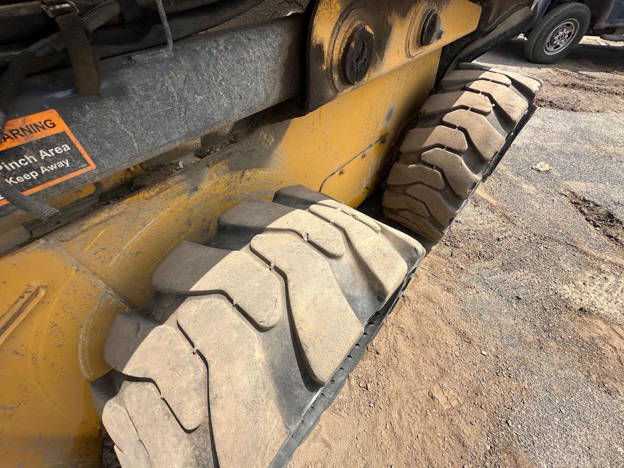 2019 DEERE 332G - view 10 of 20