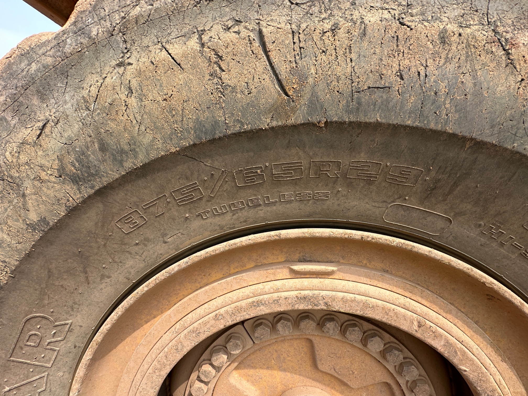 2014 DEERE 460E Off Road Dump - Image 8