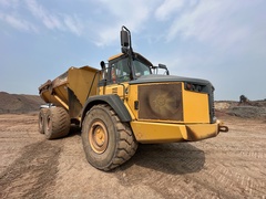 2014 DEERE 460E Off Road Dump - Image 11