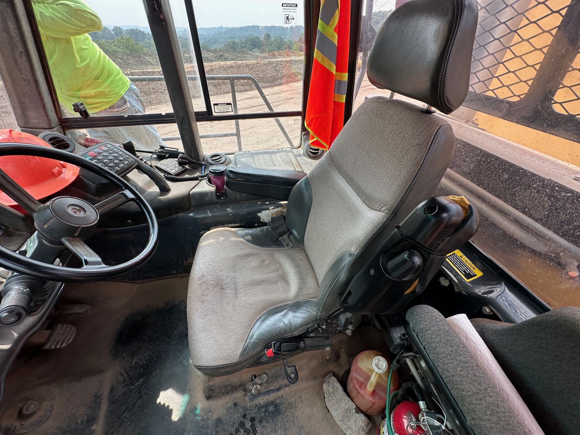 2014 DEERE 460E Off Road Dump - Image 29