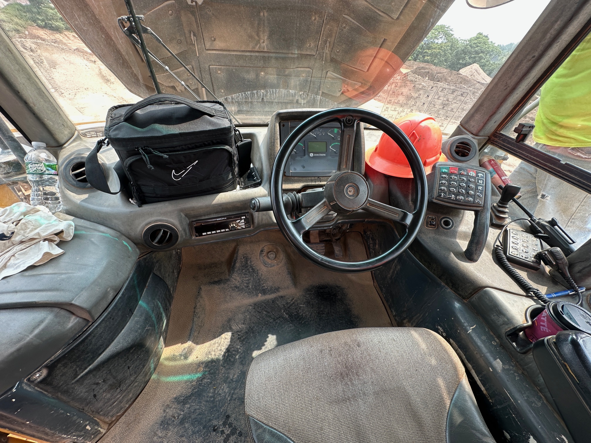 2014 DEERE 460E Off Road Dump - Image 30