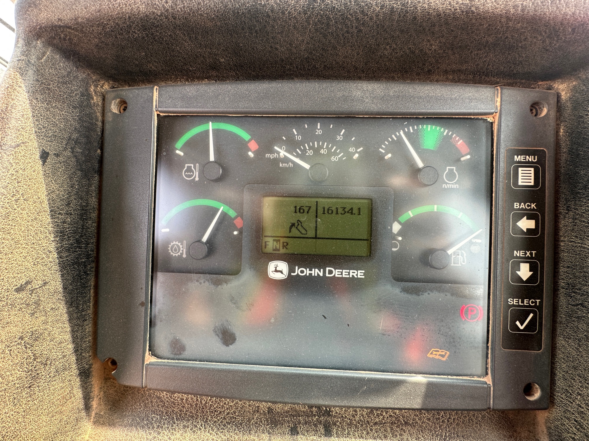 2014 DEERE 460E Off Road Dump - Image 31