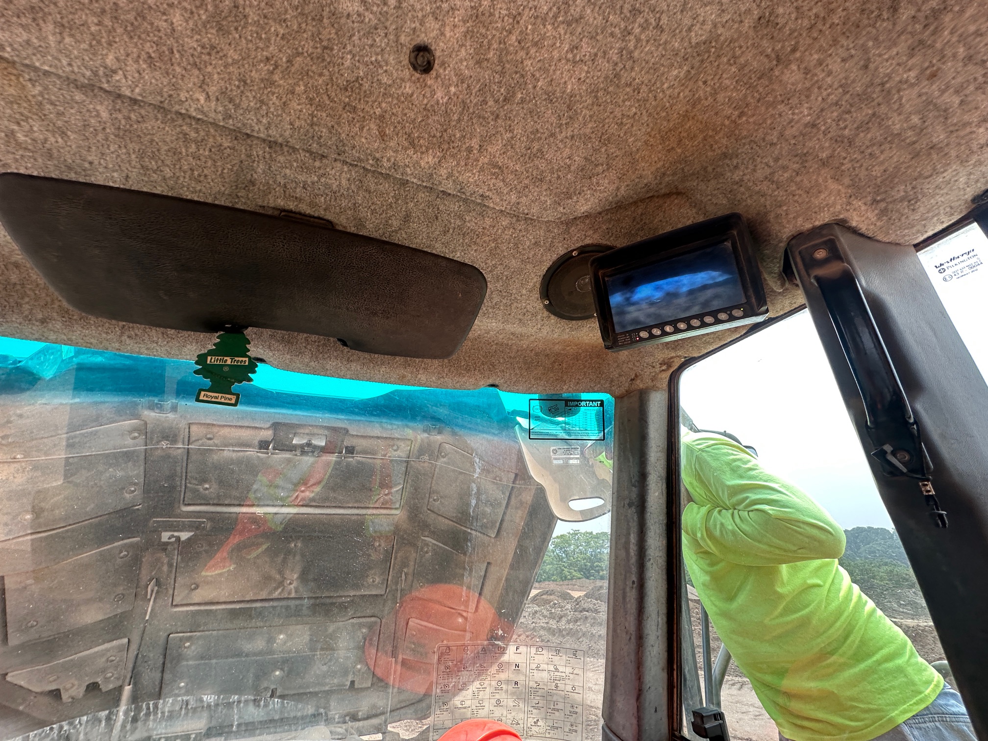 2014 DEERE 460E Off Road Dump - Image 32