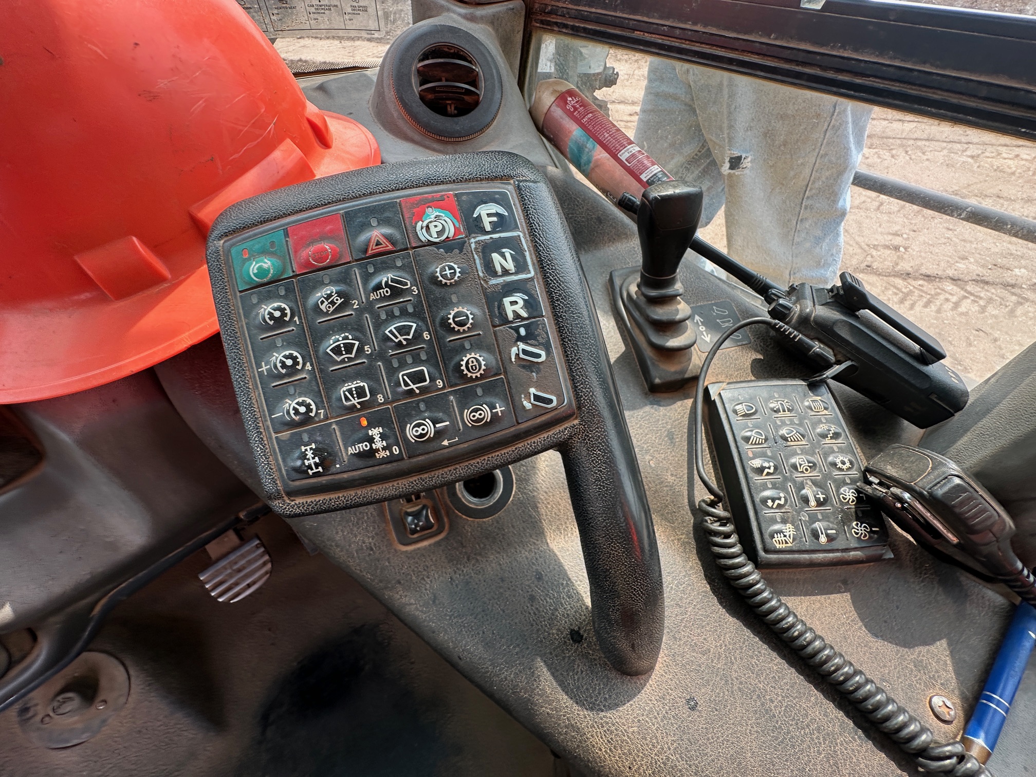 2014 DEERE 460E Off Road Dump - Image 37