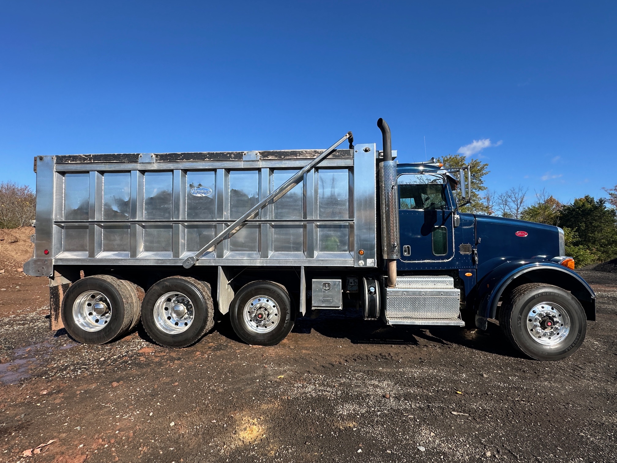 2016 PETERBILT 365 - view 1 of 47