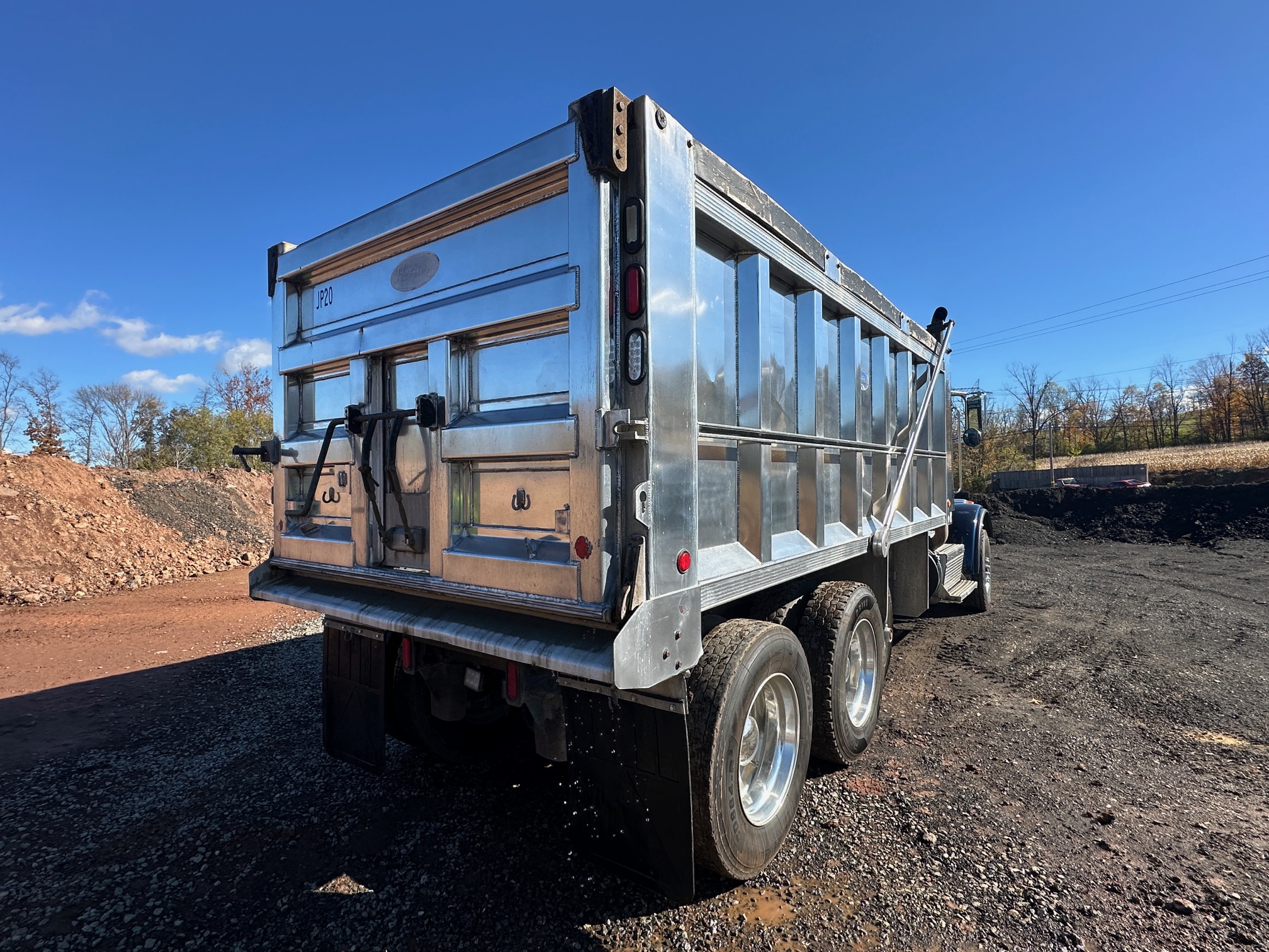 2016 PETERBILT 365 - Image 5