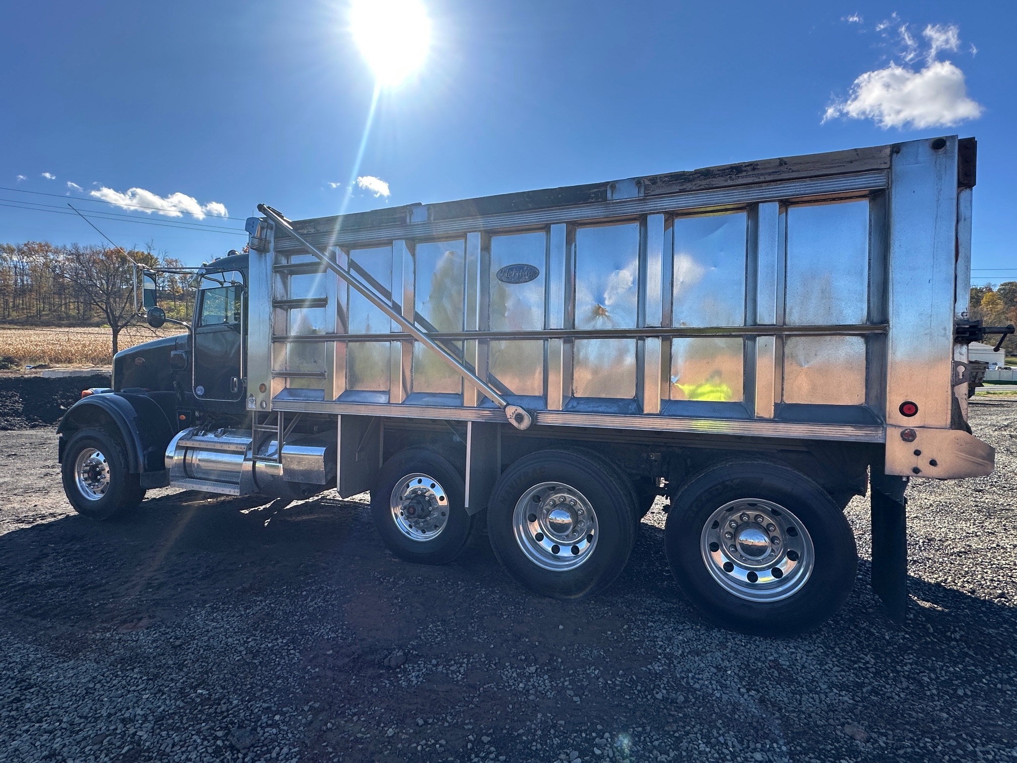 2016 PETERBILT 365 - Image 8