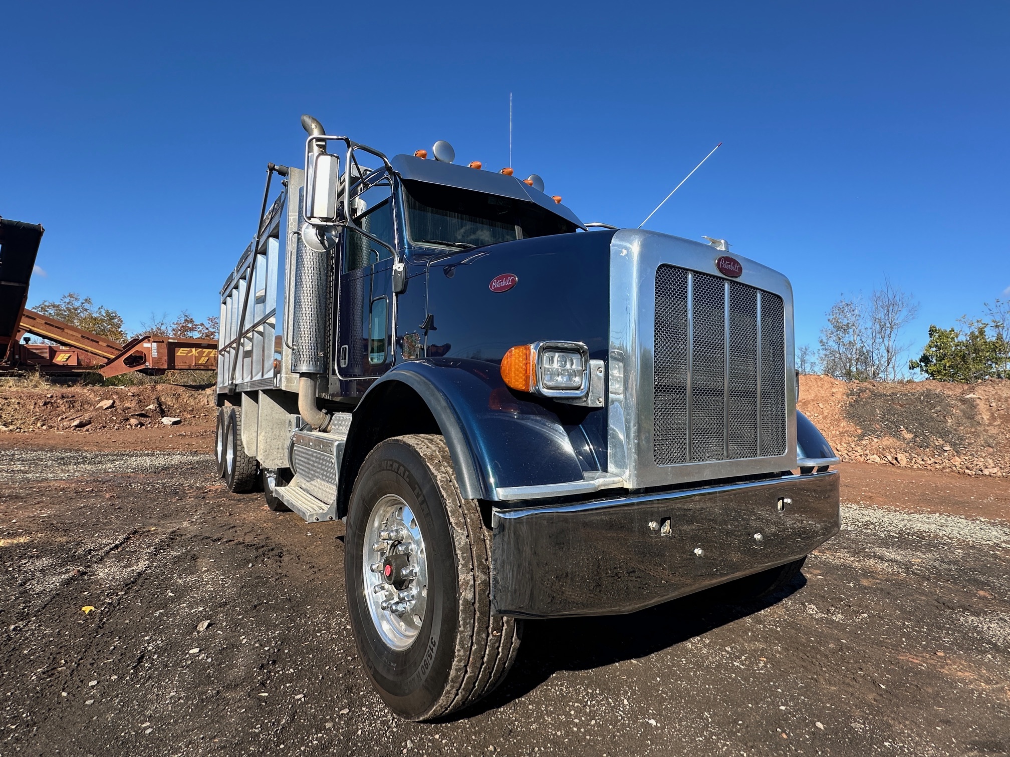 2016 PETERBILT 365 - Image 13