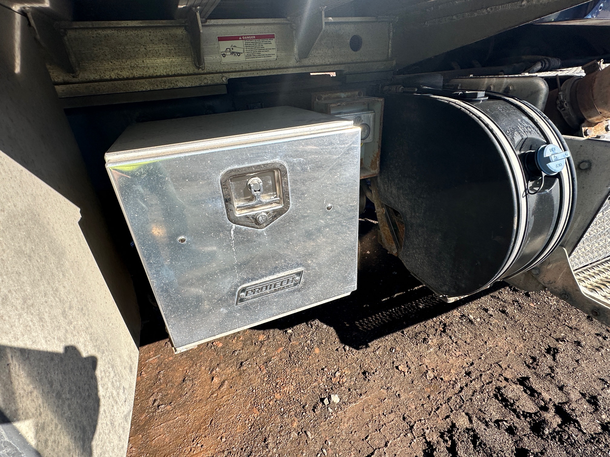 2016 PETERBILT 365 - Image 18