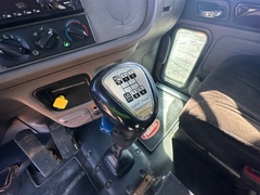 2016 PETERBILT 365 - Image 25