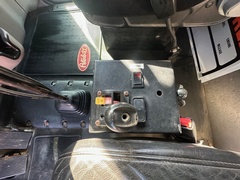 2016 PETERBILT 365 - Image 26