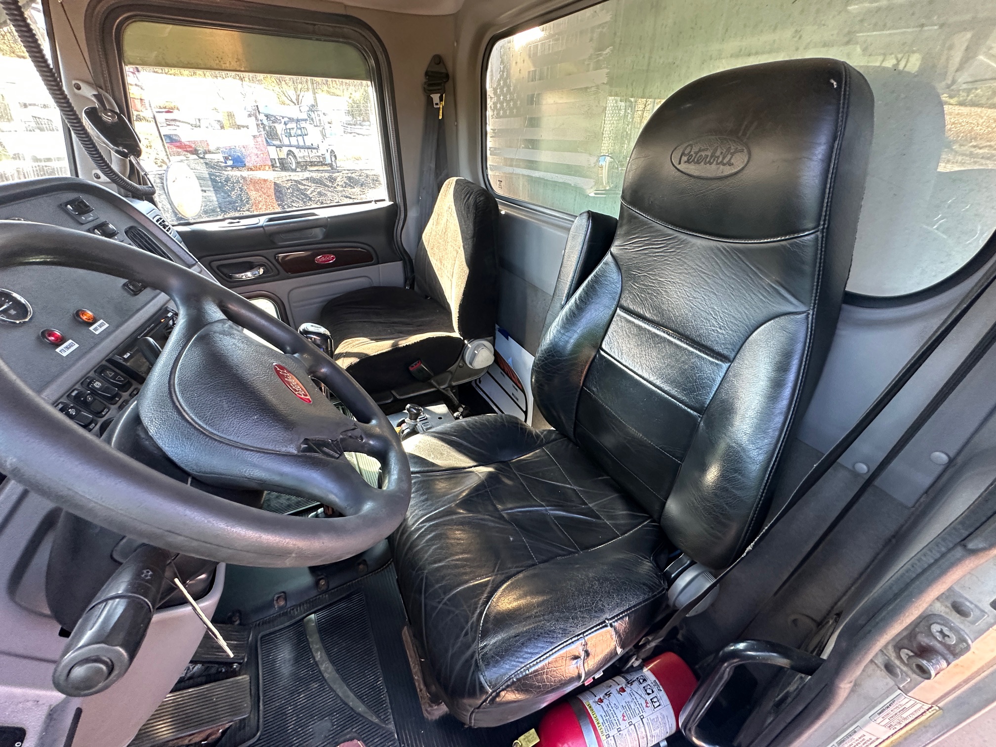 2016 PETERBILT 365 - Image 27