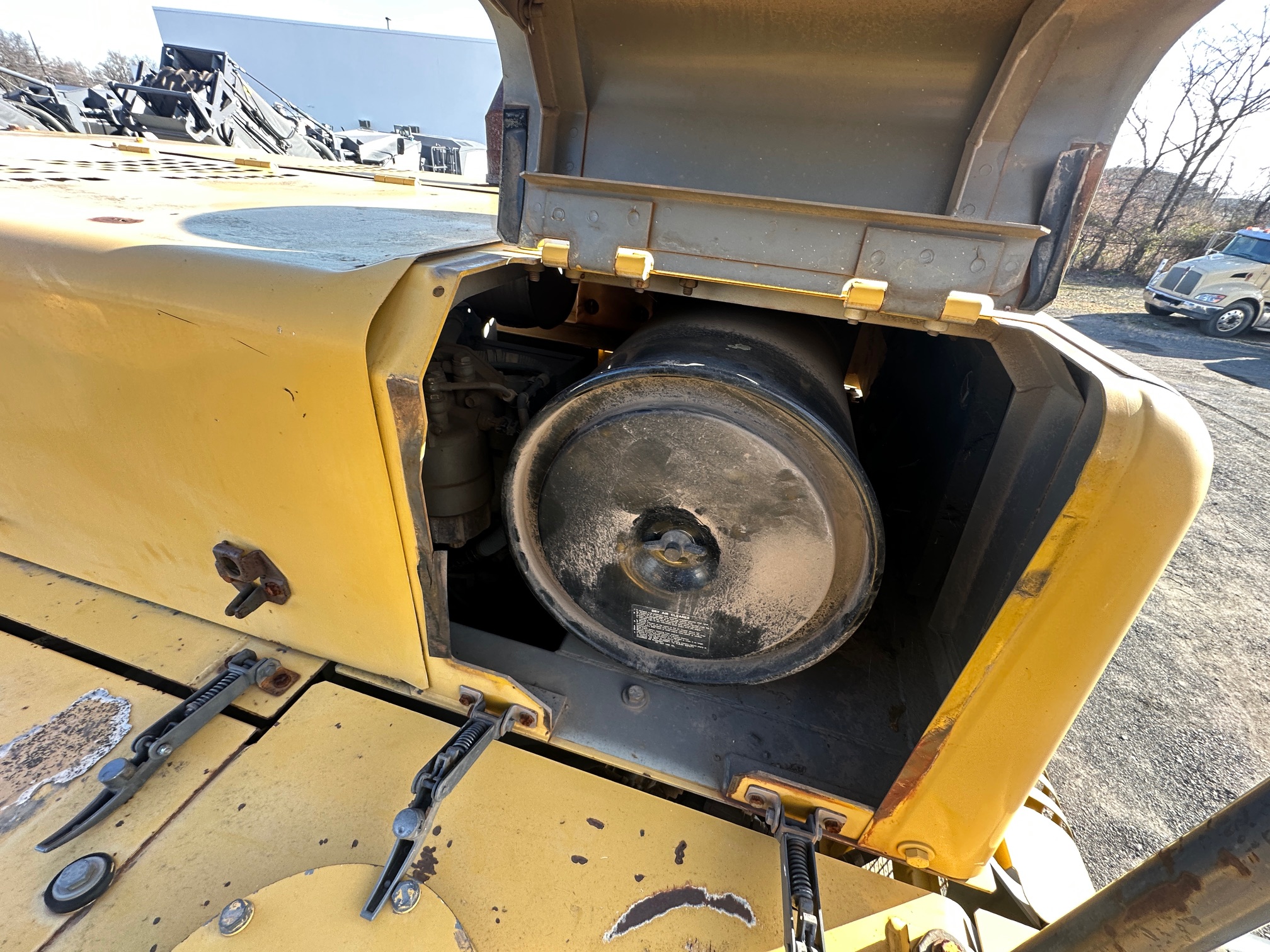 2009 DEERE 450D LC - Image 28