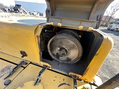 2009 DEERE 450D LC - Image 28