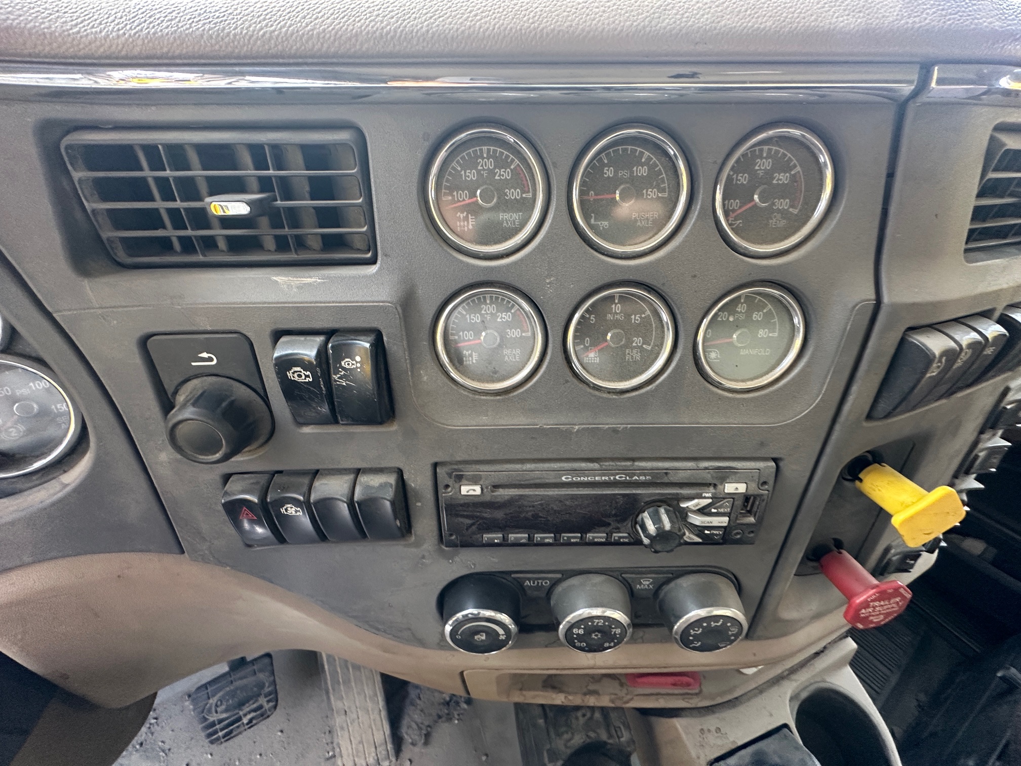 2016 PETERBILT 579 - Image 9