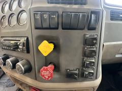 2016 PETERBILT 567 - Image 10