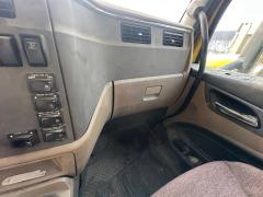 2016 PETERBILT 567 - Image 14