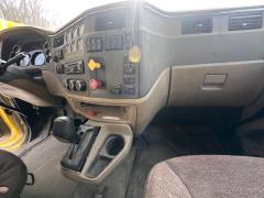 2016 PETERBILT 567 - Image 15