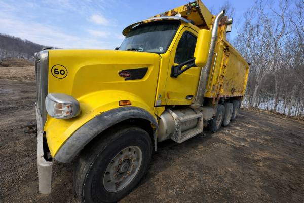 2016 PETERBILT 567