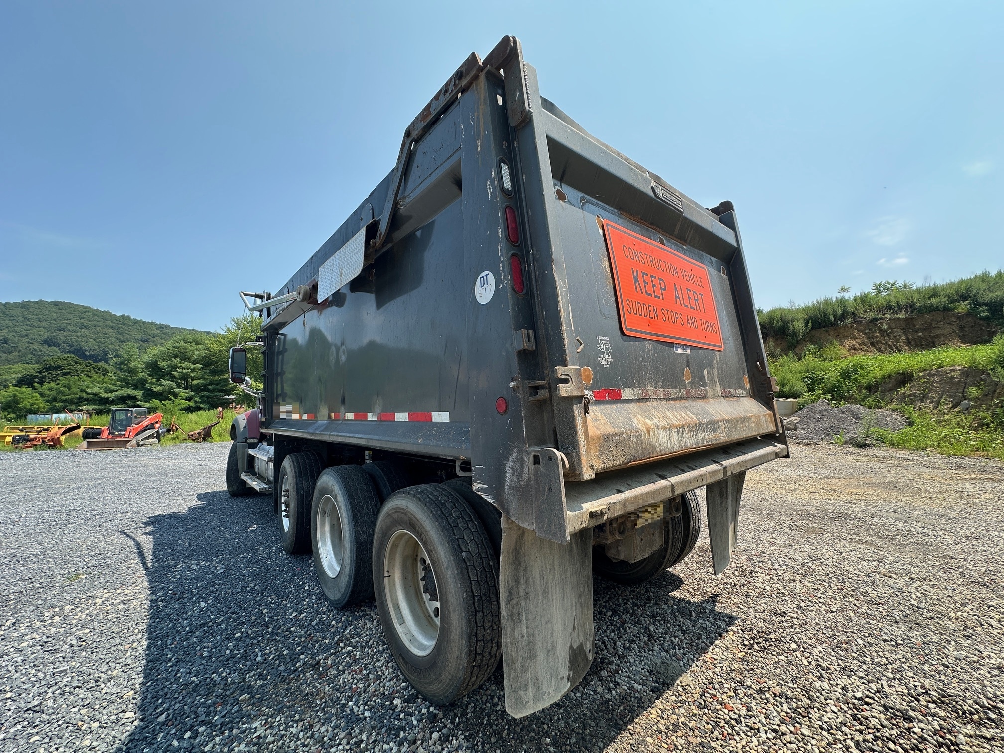 2019 MACK Granite GR64F - view 8 of 48