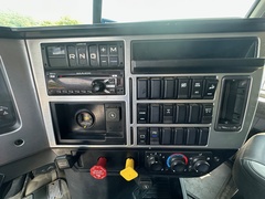 2019 MACK Granite GR64F - Image 20