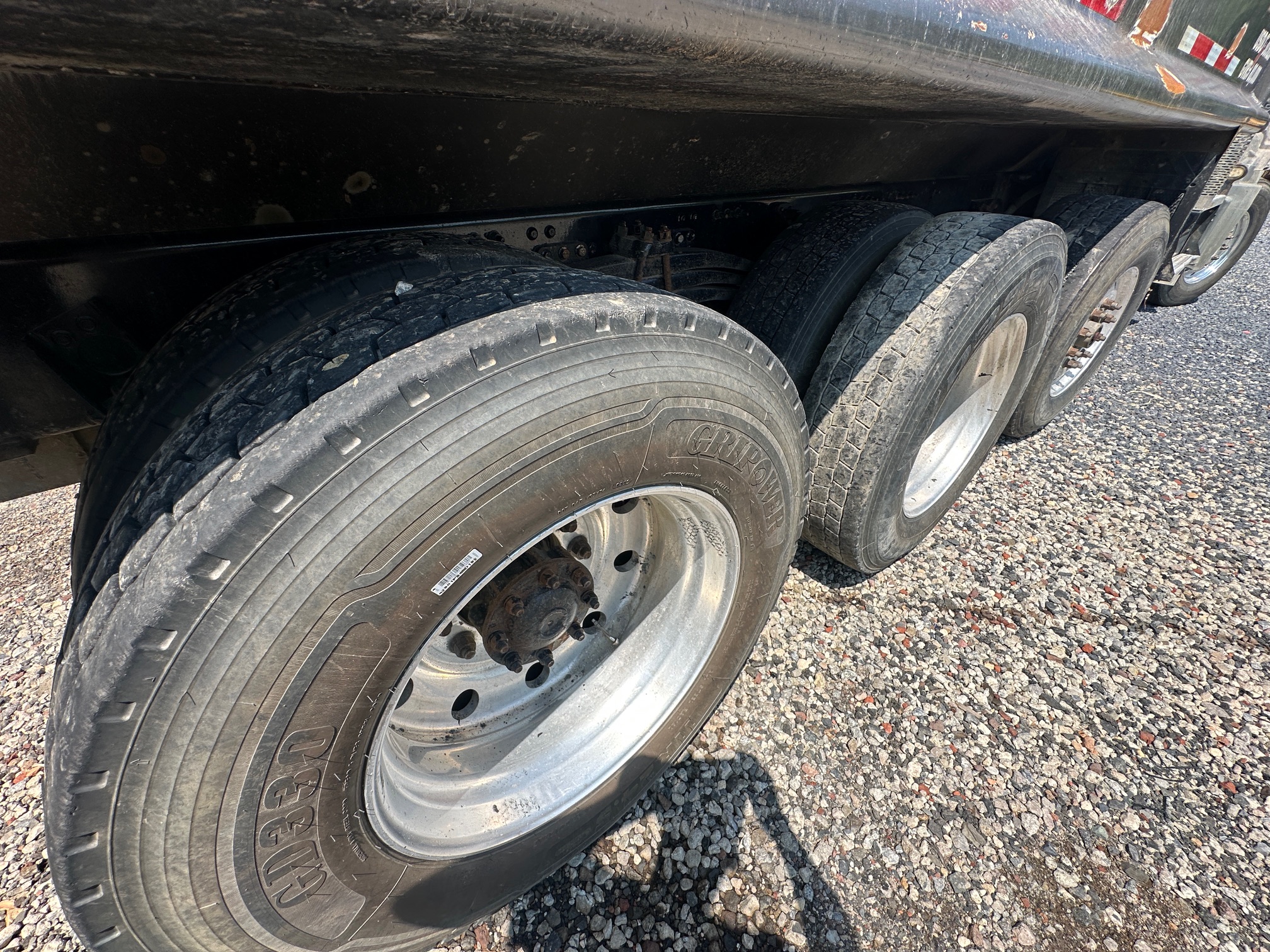 2019 MACK Granite GR64F - Image 31