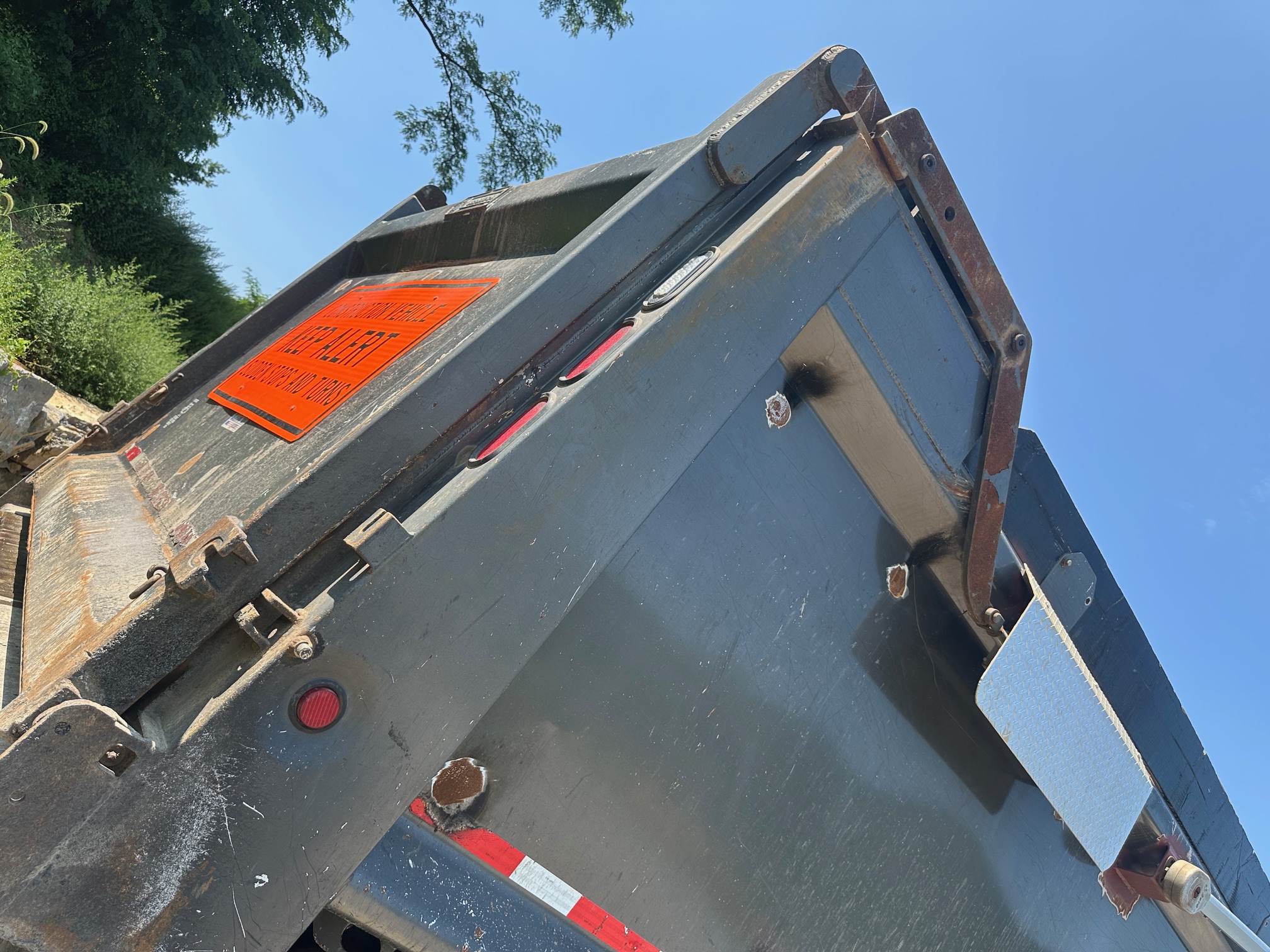 2019 MACK Granite GR64F - Image 48