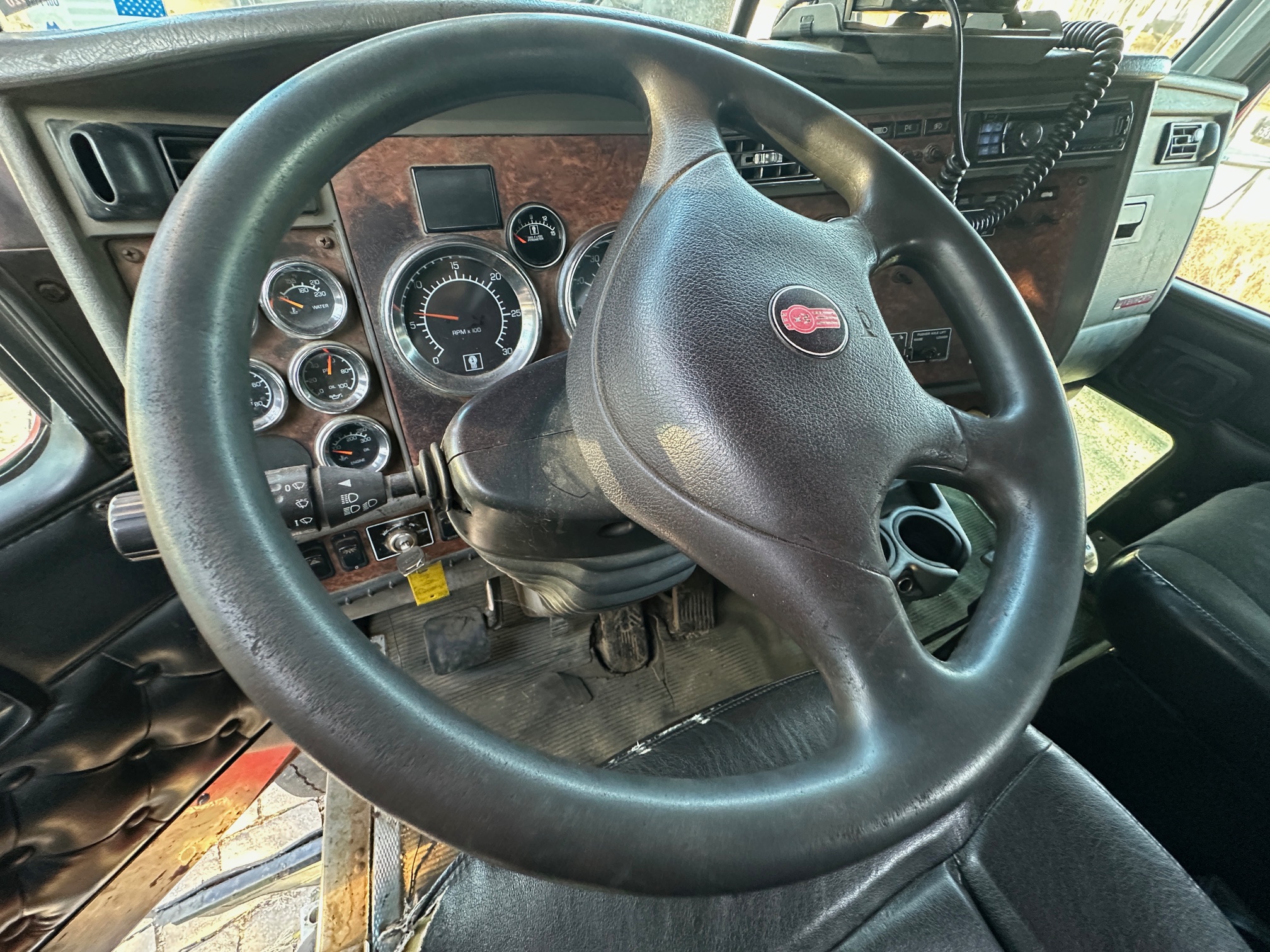 2004 KENWORTH T800 - Image 37