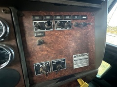 2004 KENWORTH T800 - Image 40