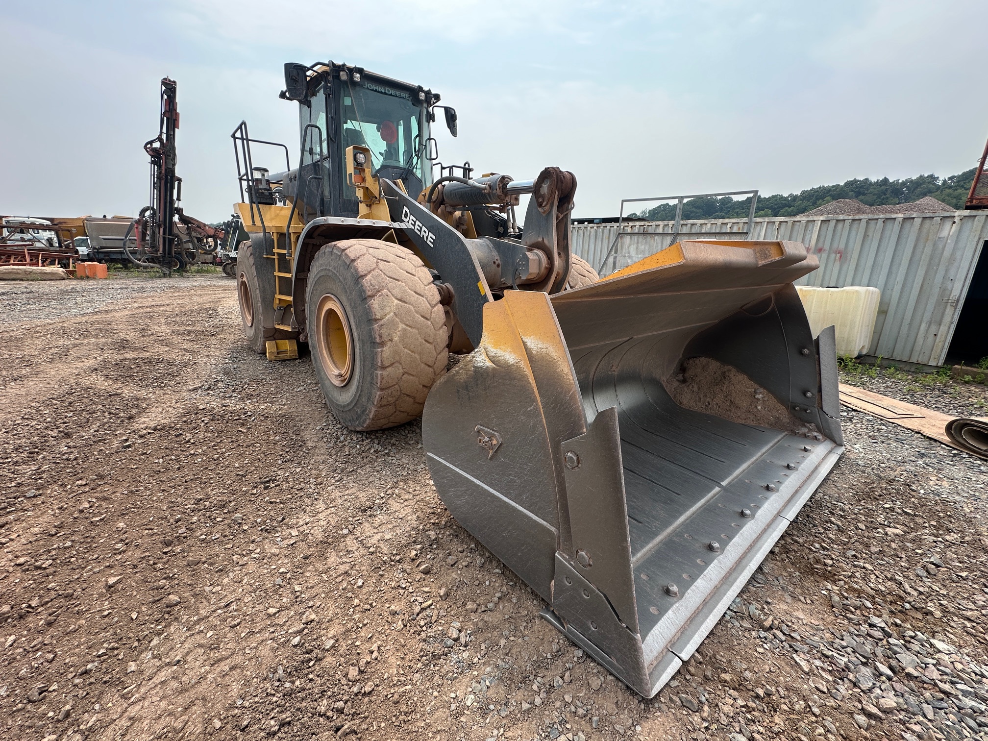 2020 DEERE 744L - Image 6