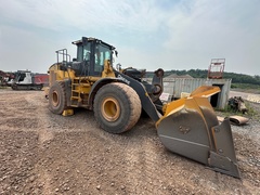 2020 DEERE 744L - Image 7