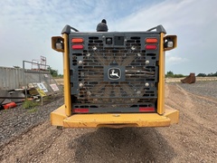 2020 DEERE 744L - Image 11