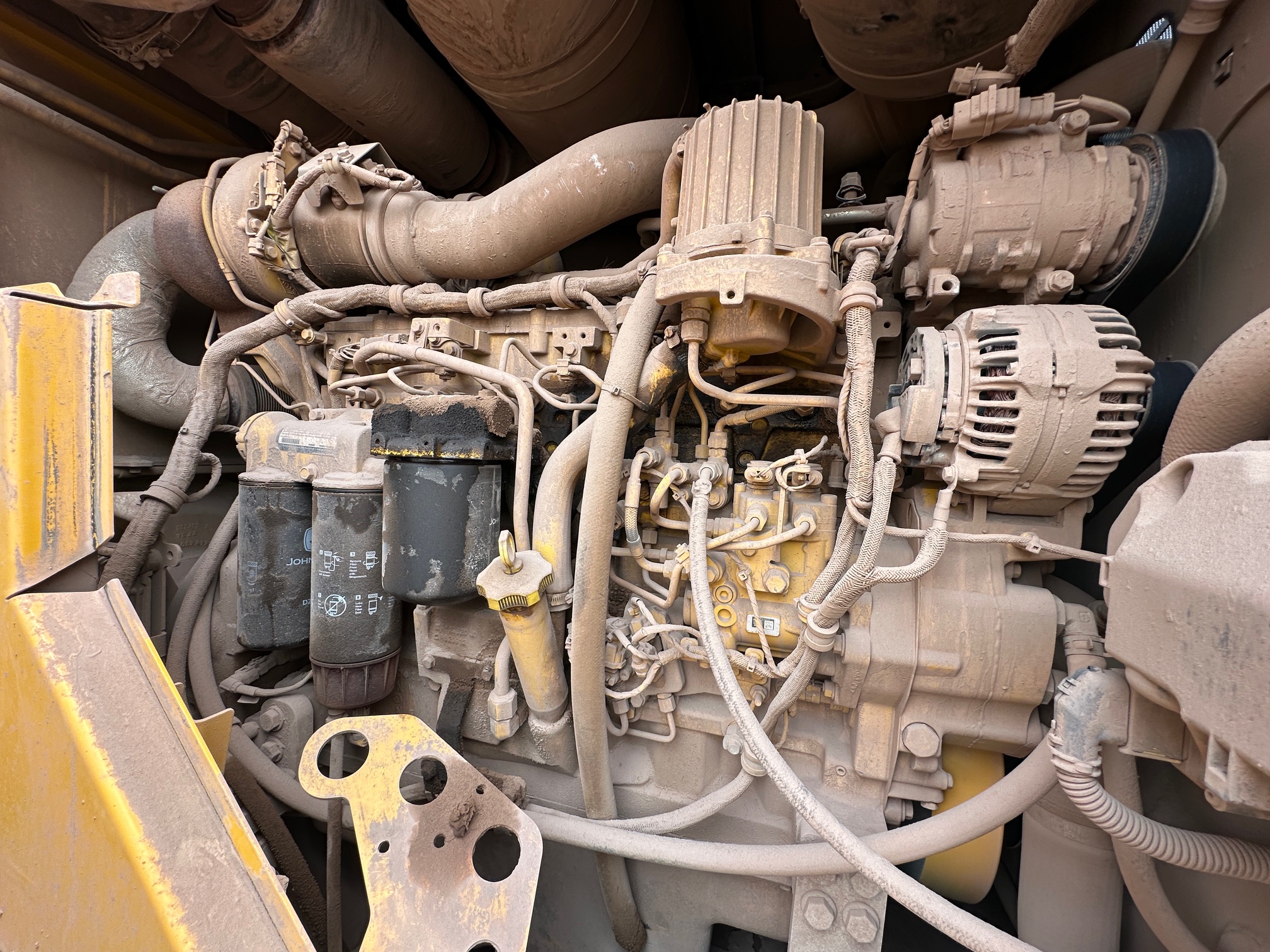 2020 DEERE 744L - Image 16