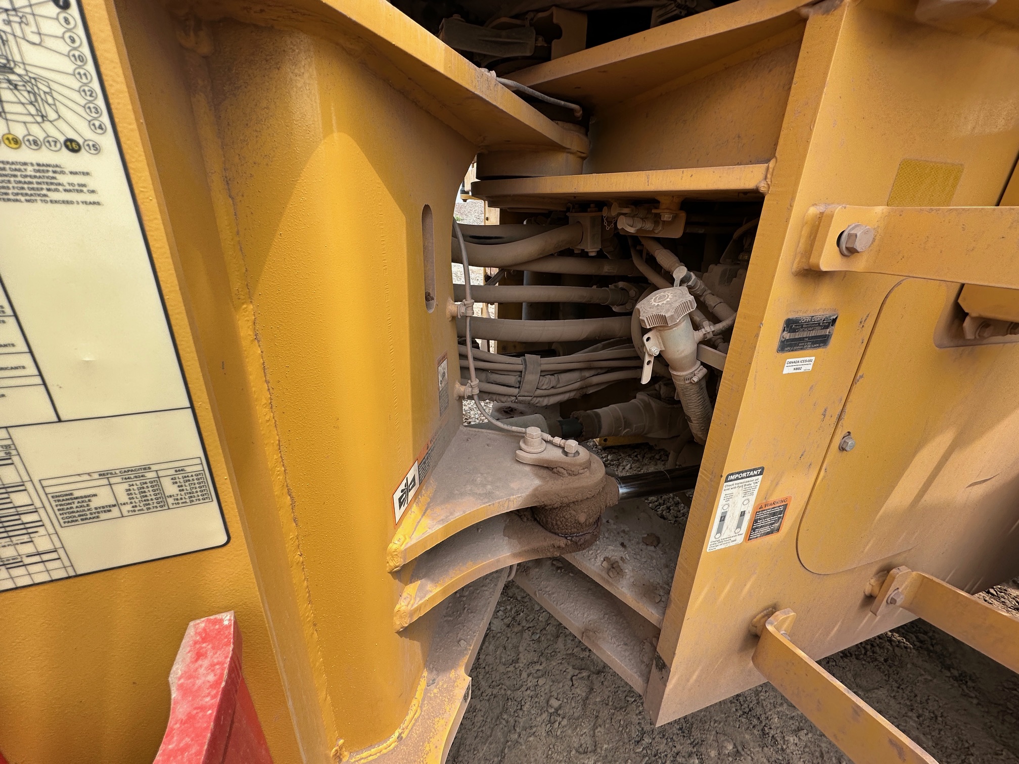 2020 DEERE 744L - view 18 of 51