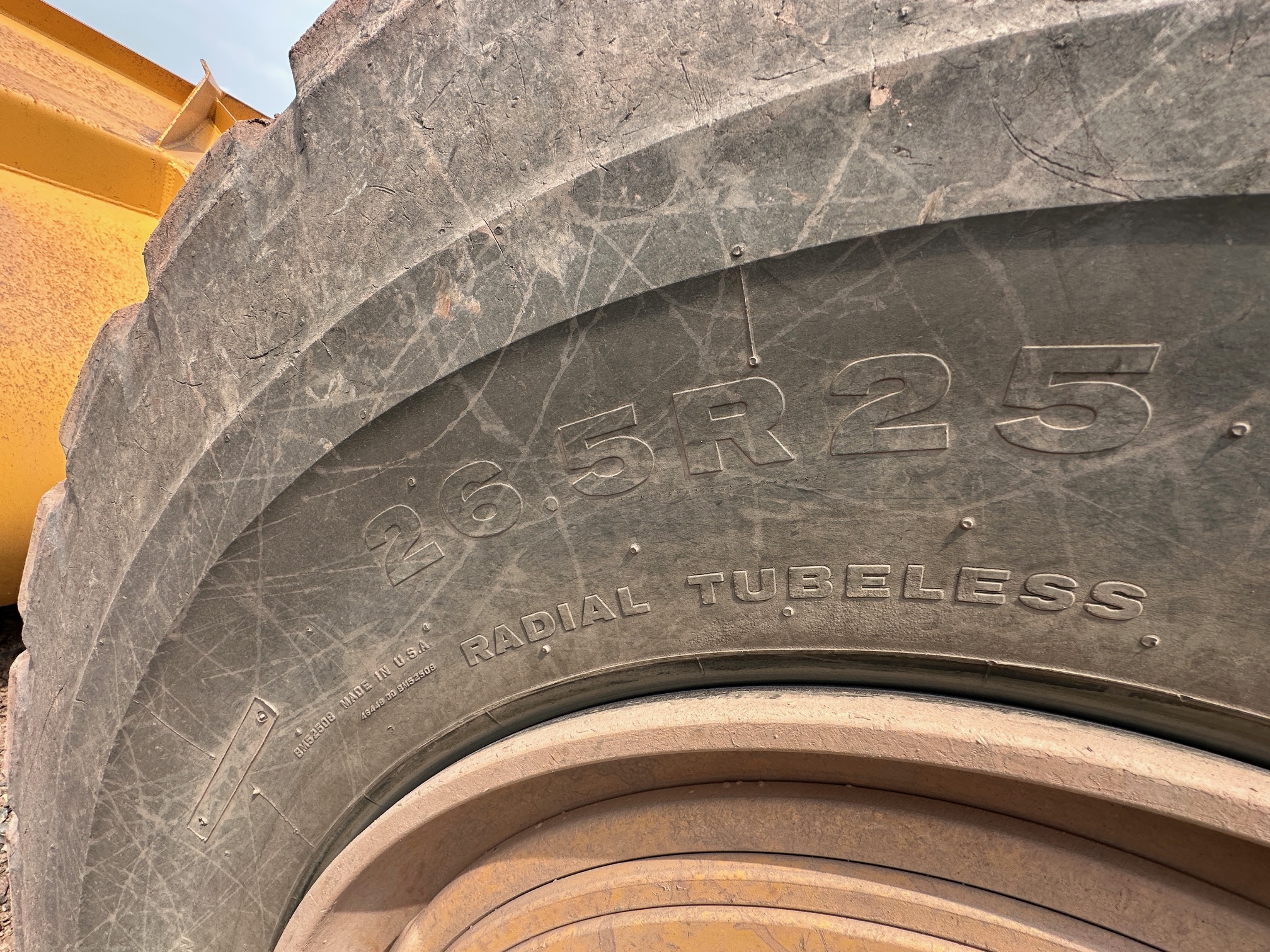 2020 DEERE 744L - Image 22