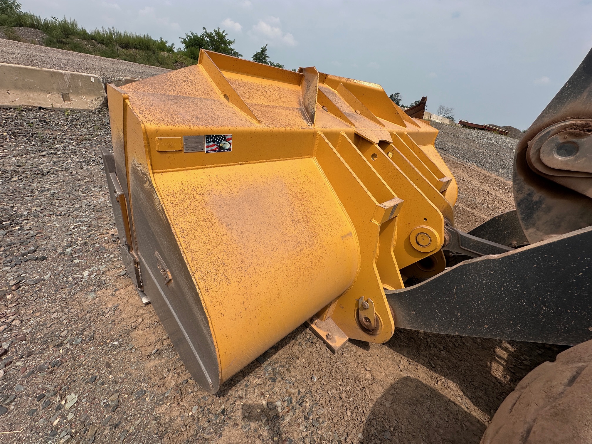 2020 DEERE 744L - Image 23