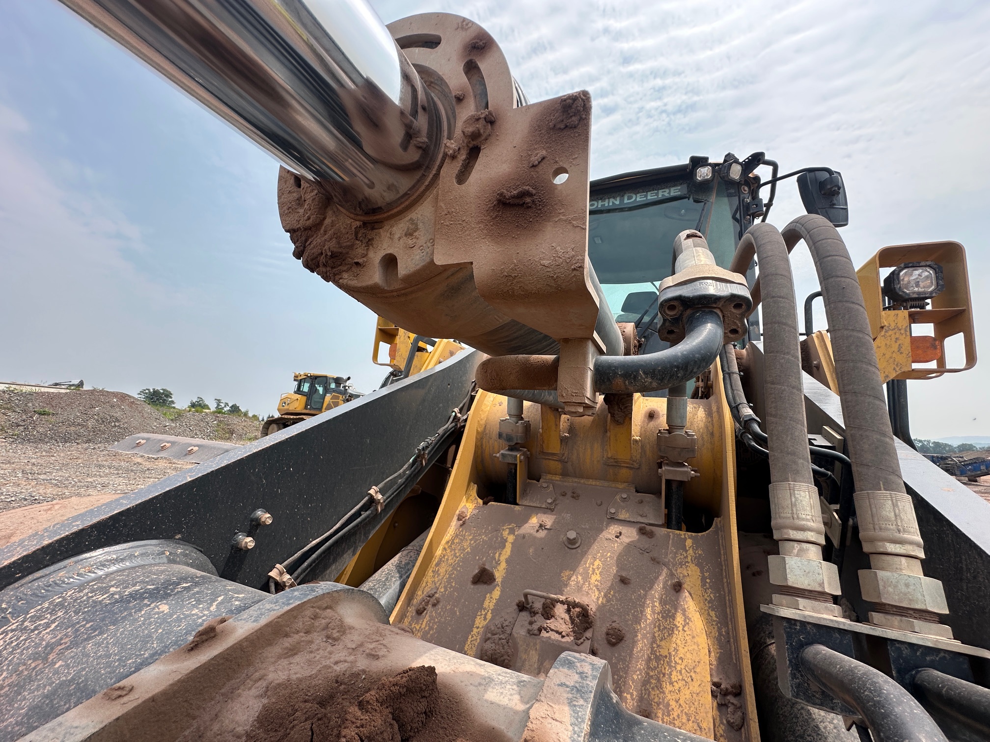 2020 DEERE 744L - Image 27